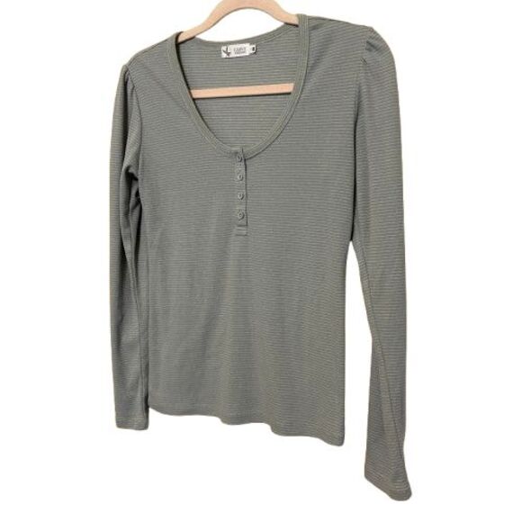 Carve Designs Shirt Womens Small Gray Striped Henley Emma Casual Athleisure - Picture 2 of 8
